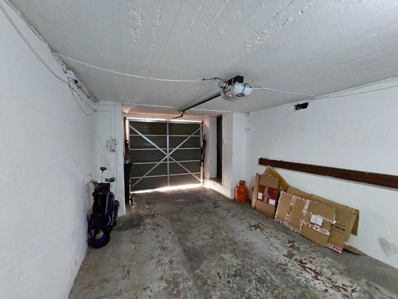 4 Bedroom Property for Sale in Vredehoek Western Cape